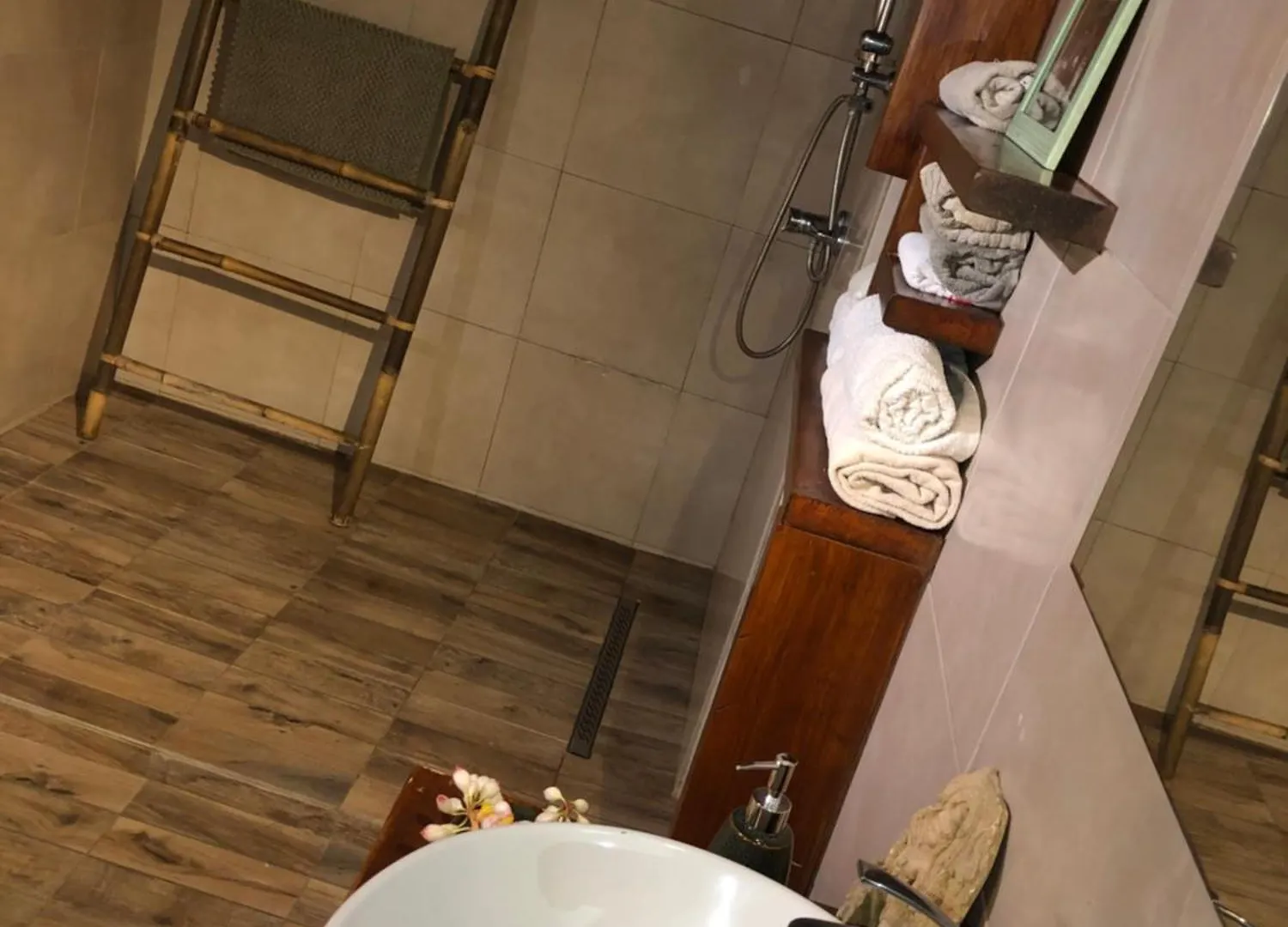 Feriehus Le Jasmin De Nuit Chalet , Spa Privatif Les Abymes
