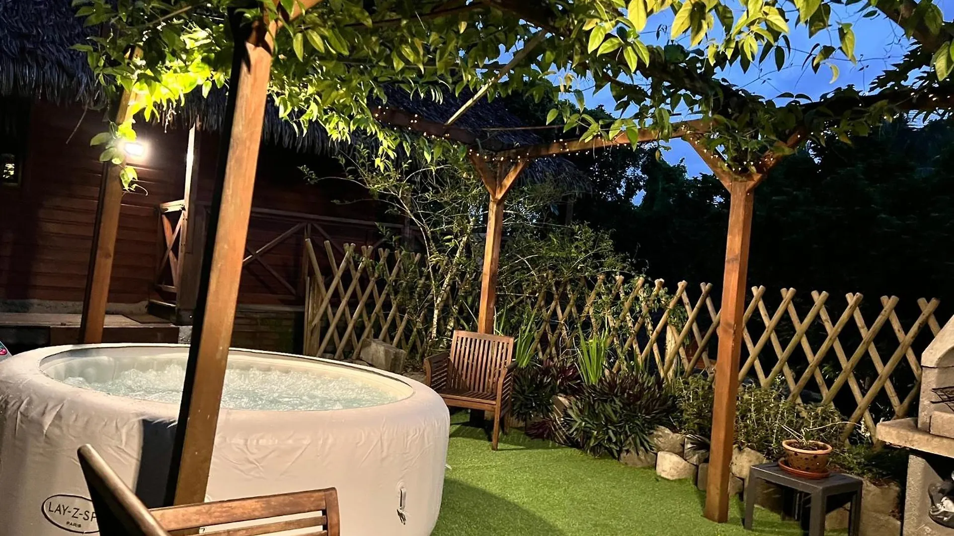 Le Jasmin De Nuit Chalet , Spa Privatif Les Abymes Feriehus